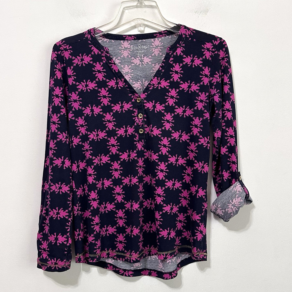 Lilly Pulitzer Top S Janelle Get Hoppy‎ Pink Frog Henley Tee Roll Tab V Neck